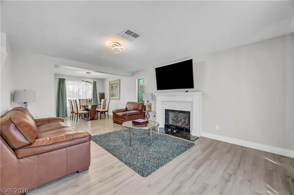 2913 Whispering Wind, Las Vegas, NV 89117