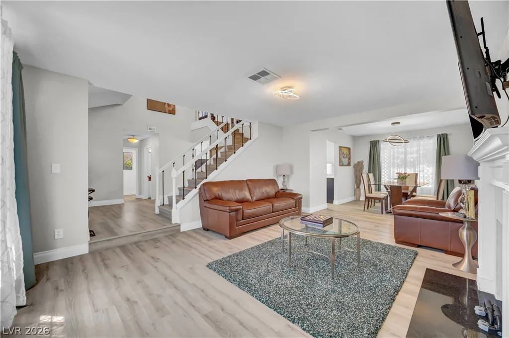 2913 Whispering Wind, Las Vegas, NV 89117