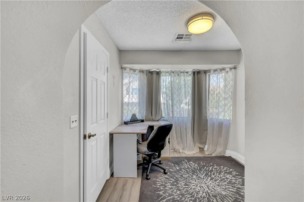 2913 Whispering Wind, Las Vegas, NV 89117