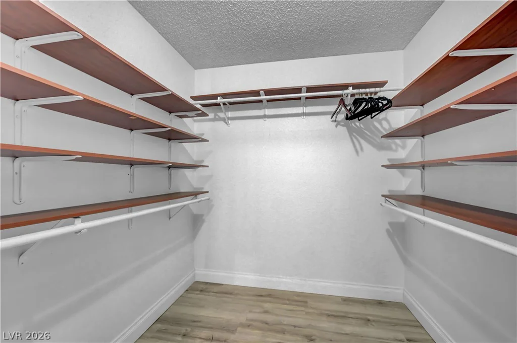 2913 Whispering Wind, Las Vegas, NV 89117