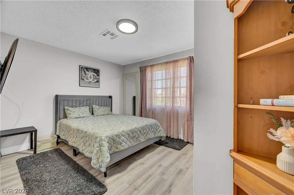 2913 Whispering Wind, Las Vegas, NV 89117