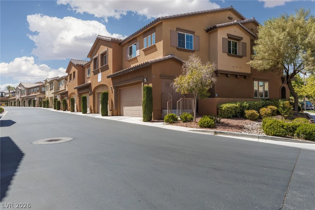 11383 Ogden Mills, Las Vegas, NV 89135