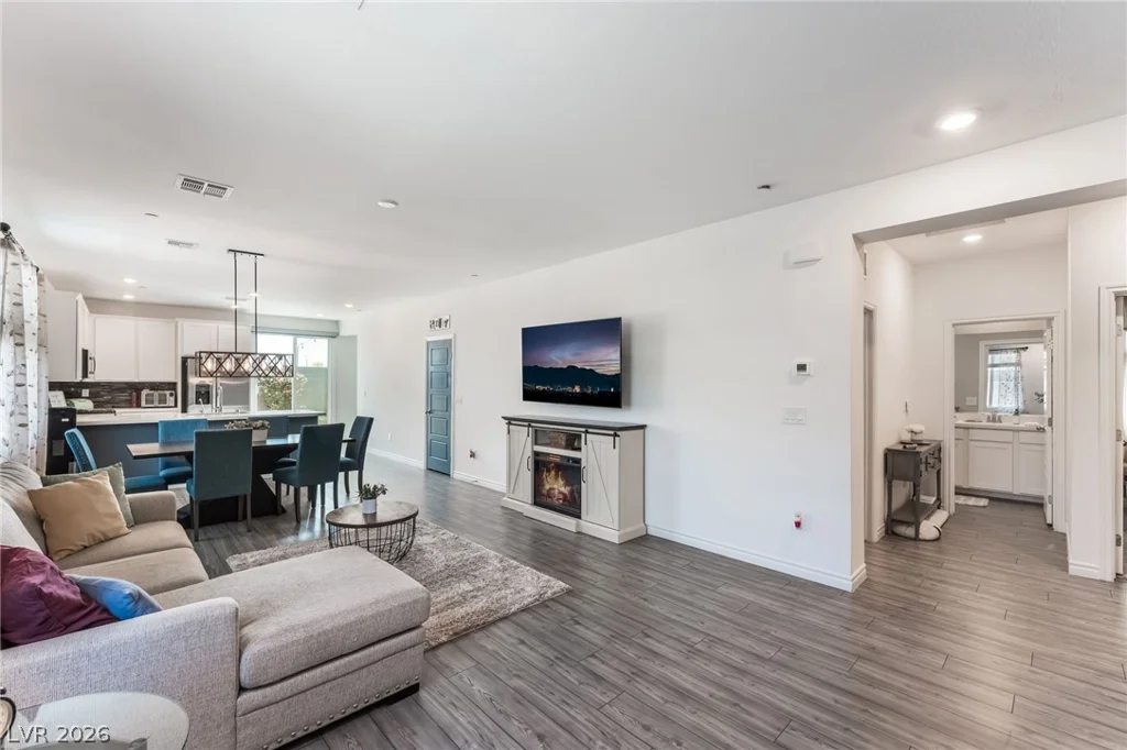 9495 White Fir Grove, Las Vegas, NV 89143