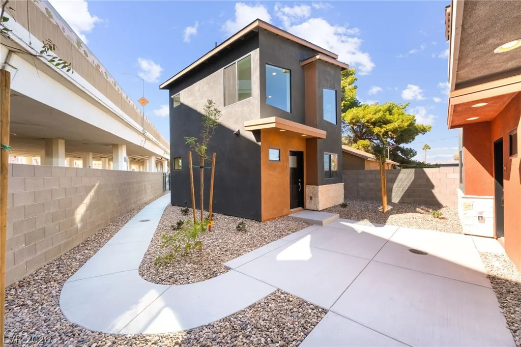350 13th, Las Vegas, NV 89101
