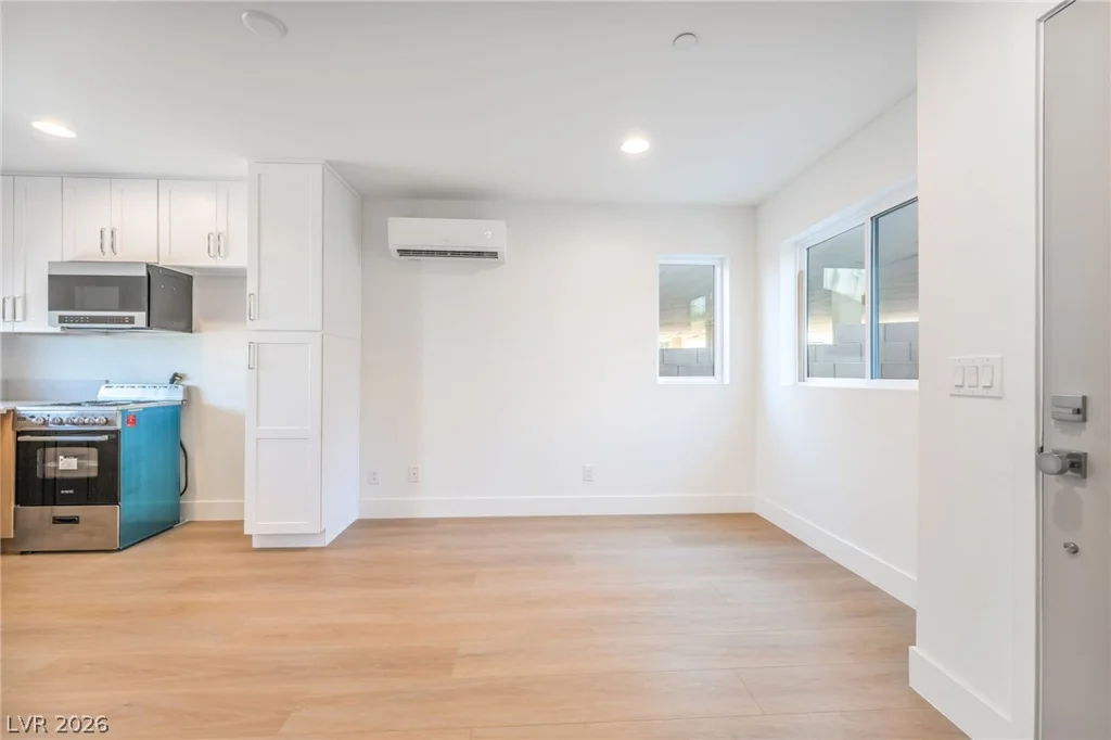 350 13th, Las Vegas, NV 89101