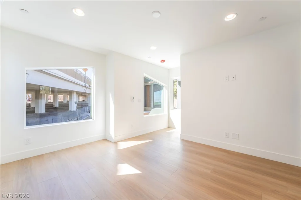 350 13th, Las Vegas, NV 89101