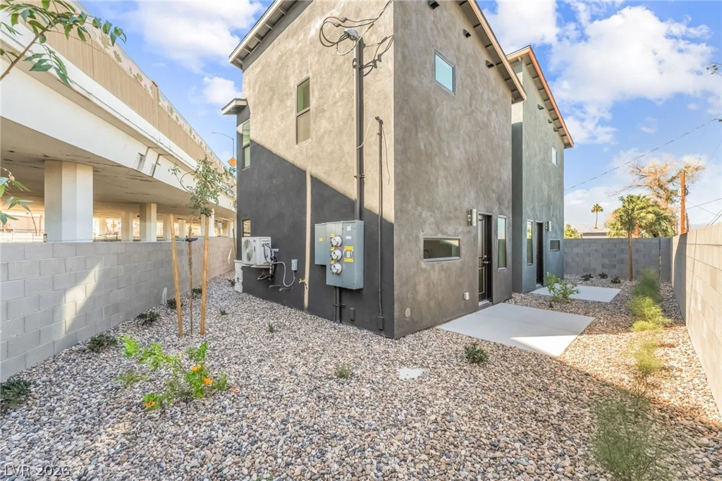 350 13th, Las Vegas, NV 89101