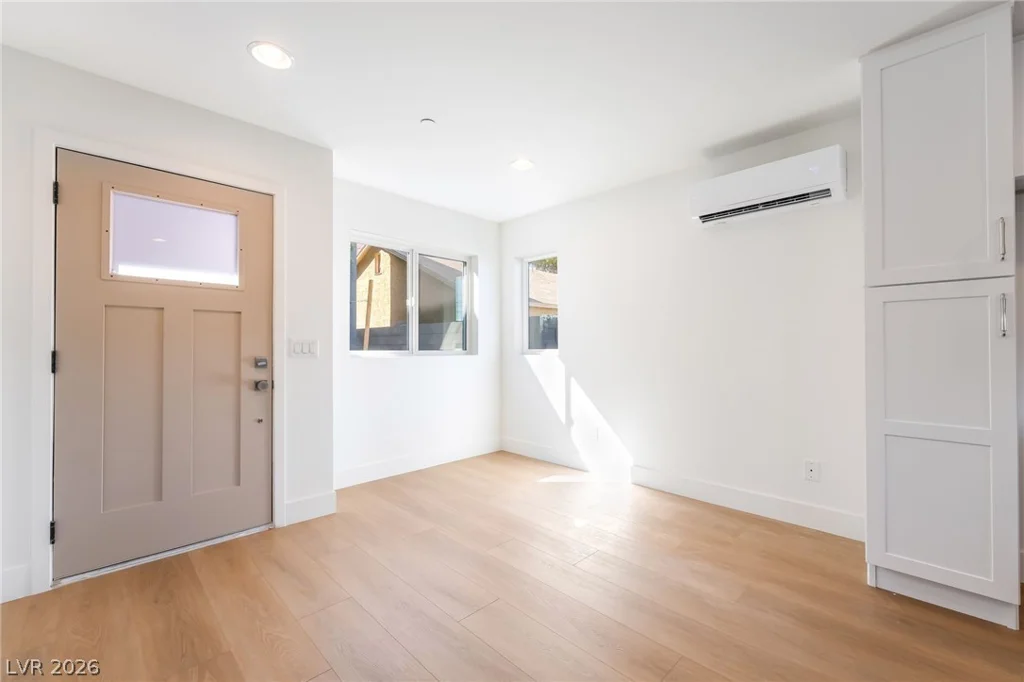 350 13th, Las Vegas, NV 89101