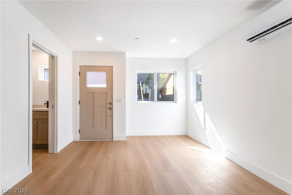 350 13th, Las Vegas, NV 89101