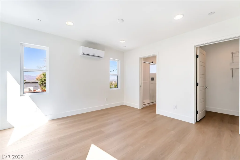 350 13th, Las Vegas, NV 89101