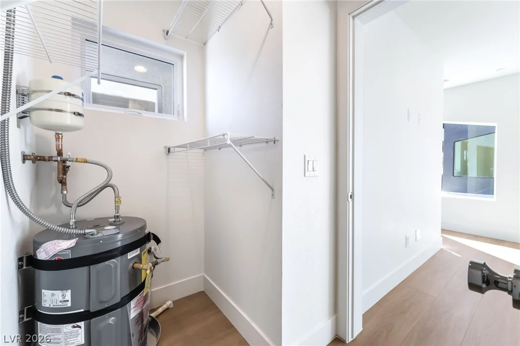 350 13th, Las Vegas, NV 89101