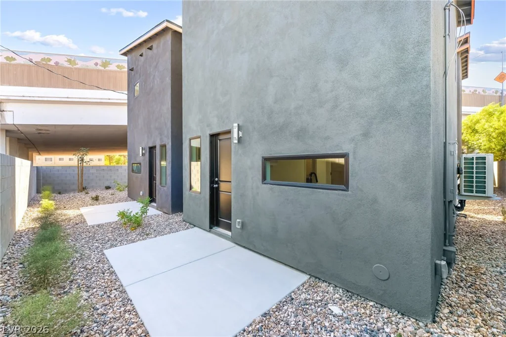 350 13th, Las Vegas, NV 89101