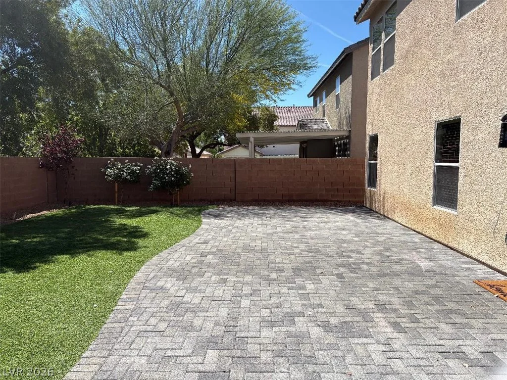 8328 Blazing Sky, Las Vegas, NV 89131