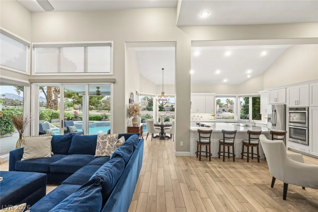 8936 Rainbow Ridge, Las Vegas, NV 89117