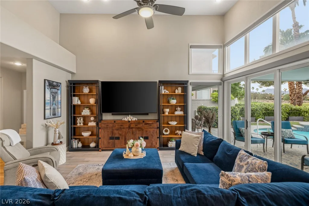 8936 Rainbow Ridge, Las Vegas, NV 89117