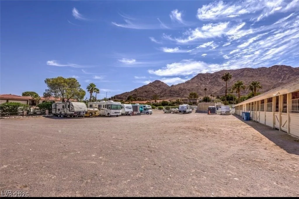 6881 Mountridge, Las Vegas, NV 89110