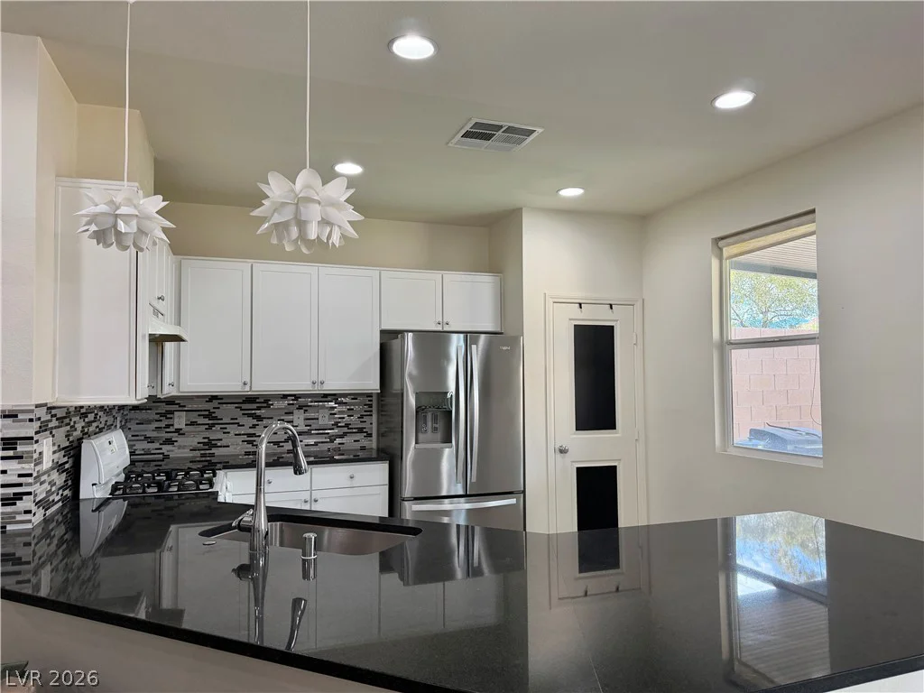 9830 Colenso, Las Vegas, NV 89148