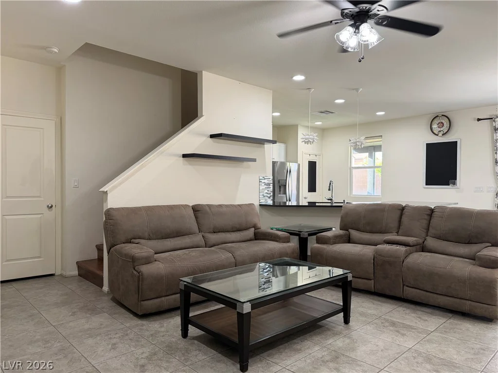 9830 Colenso, Las Vegas, NV 89148