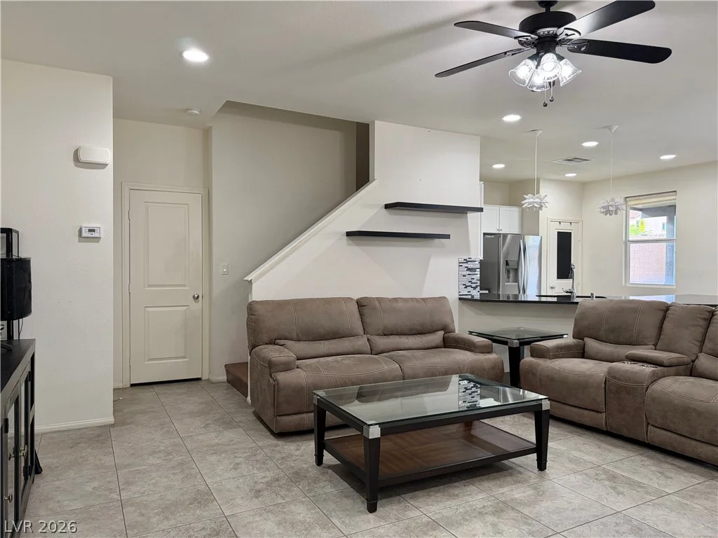 9830 Colenso, Las Vegas, NV 89148
