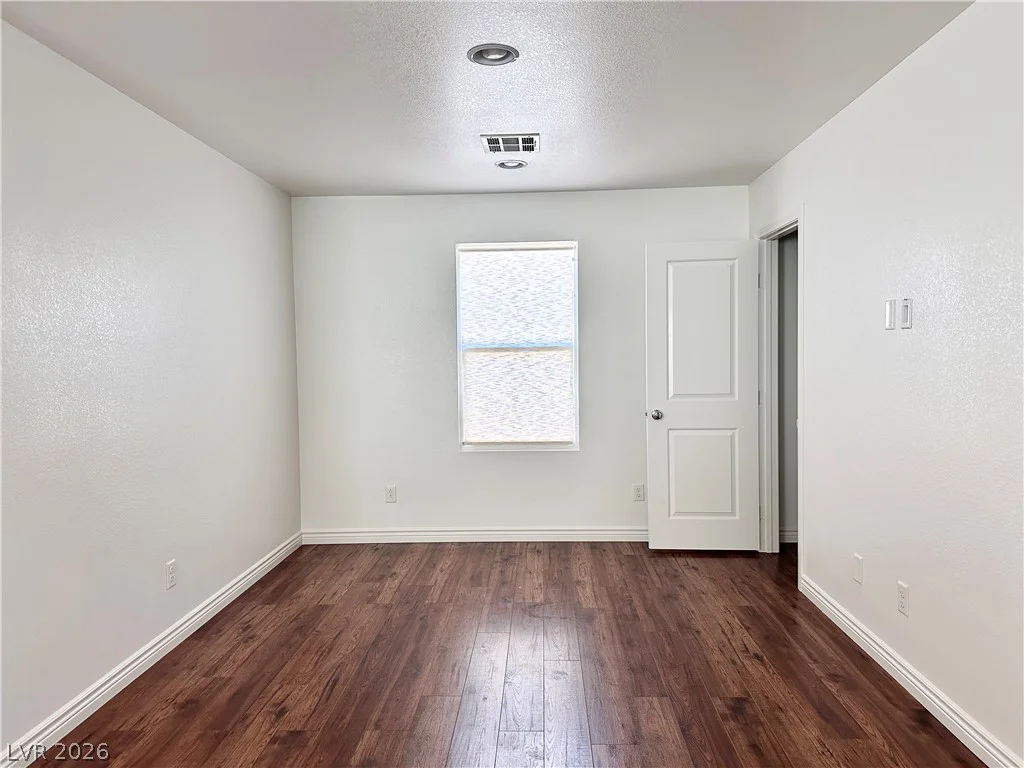 9830 Colenso, Las Vegas, NV 89148