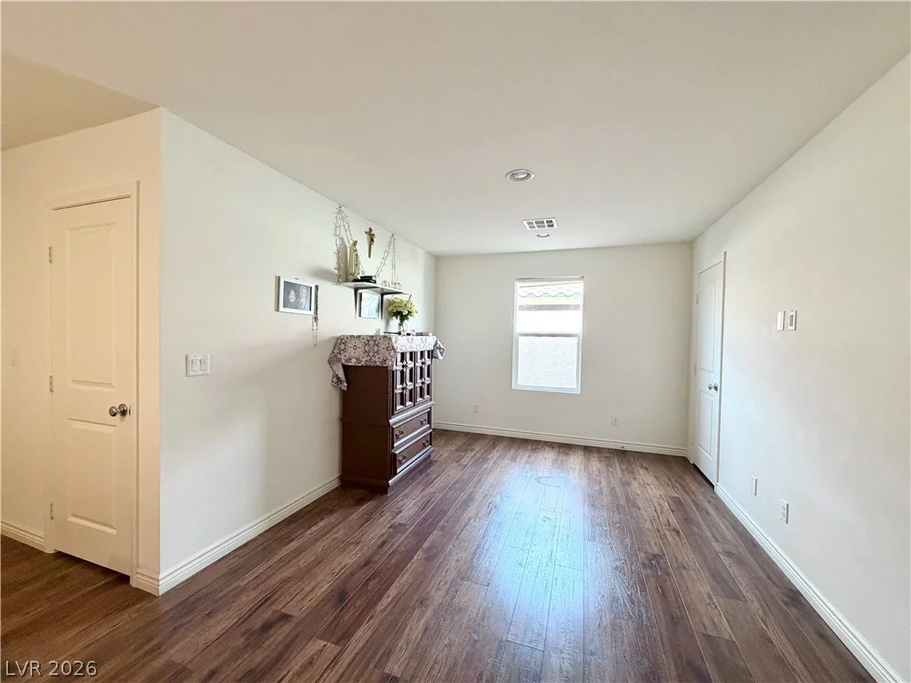9830 Colenso, Las Vegas, NV 89148