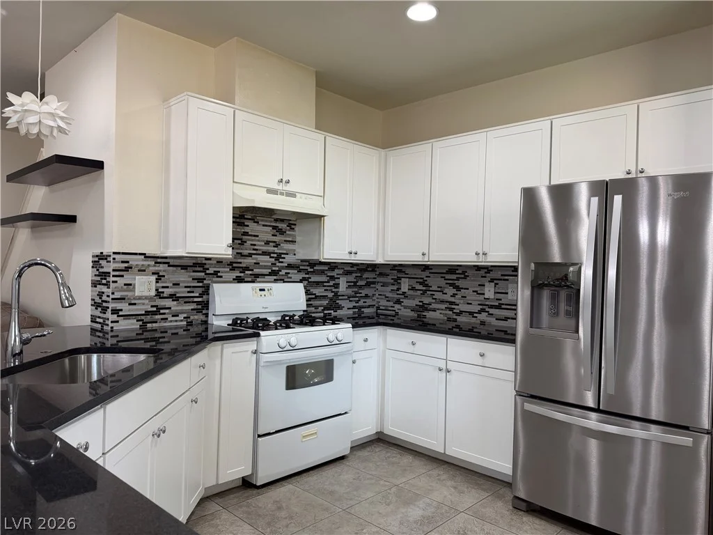 9830 Colenso, Las Vegas, NV 89148