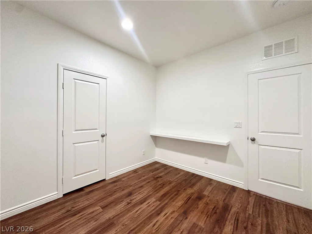 9830 Colenso, Las Vegas, NV 89148