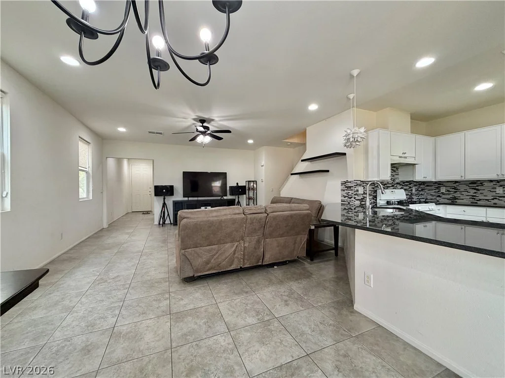 9830 Colenso, Las Vegas, NV 89148