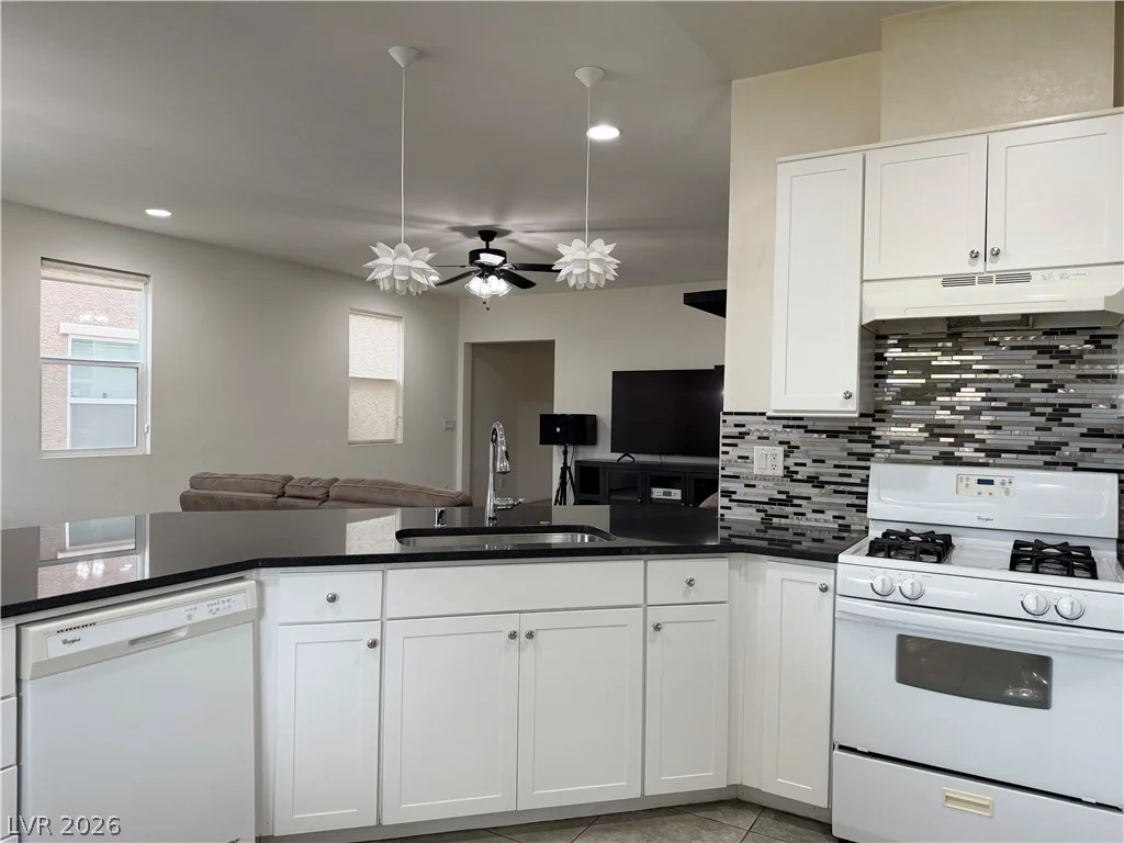 9830 Colenso, Las Vegas, NV 89148