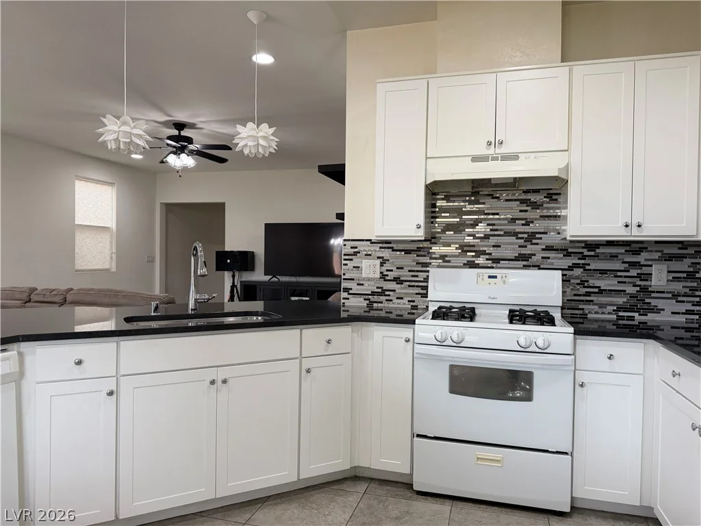 9830 Colenso, Las Vegas, NV 89148