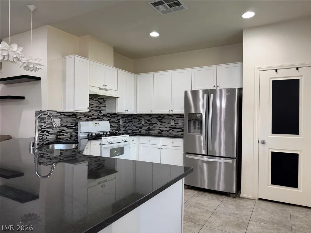 9830 Colenso, Las Vegas, NV 89148