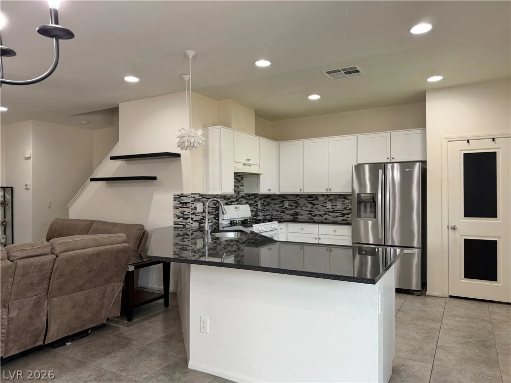 9830 Colenso, Las Vegas, NV 89148
