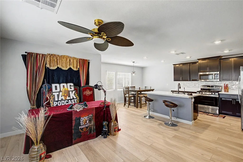 9601 Oliver Hills, Las Vegas, NV 89143