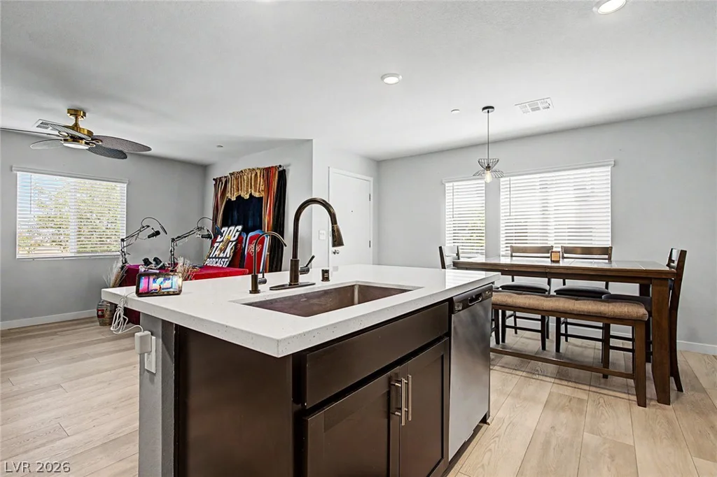 9601 Oliver Hills, Las Vegas, NV 89143