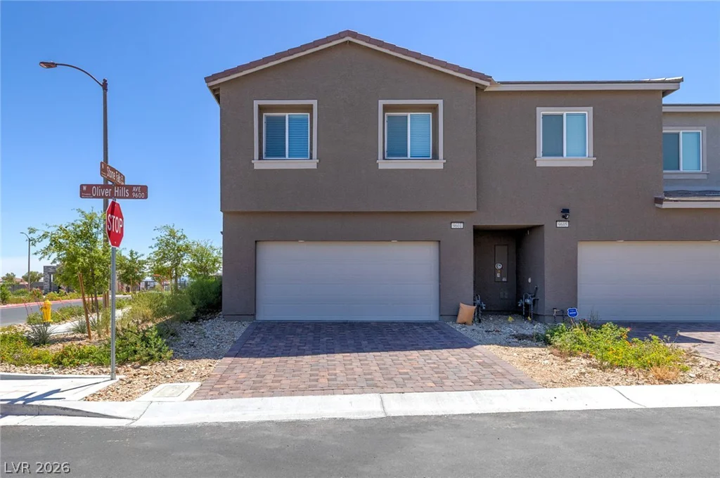 9601 Oliver Hills, Las Vegas, NV 89143
