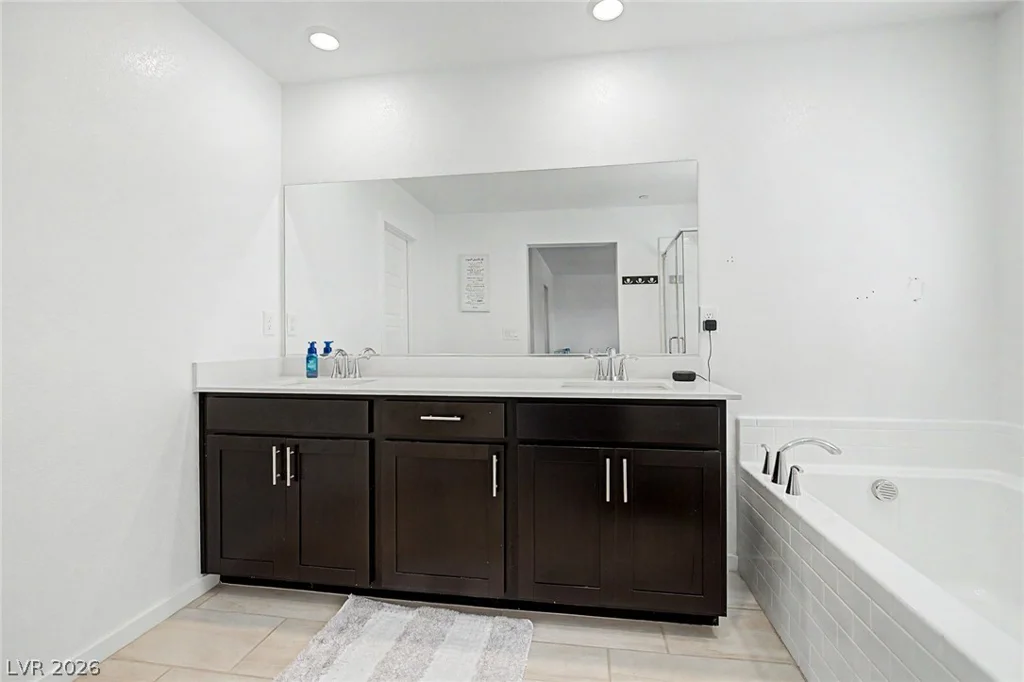 9601 Oliver Hills, Las Vegas, NV 89143