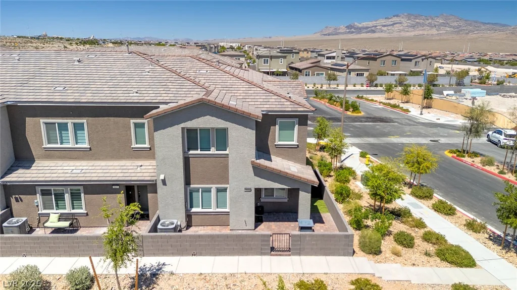 9601 Oliver Hills, Las Vegas, NV 89143