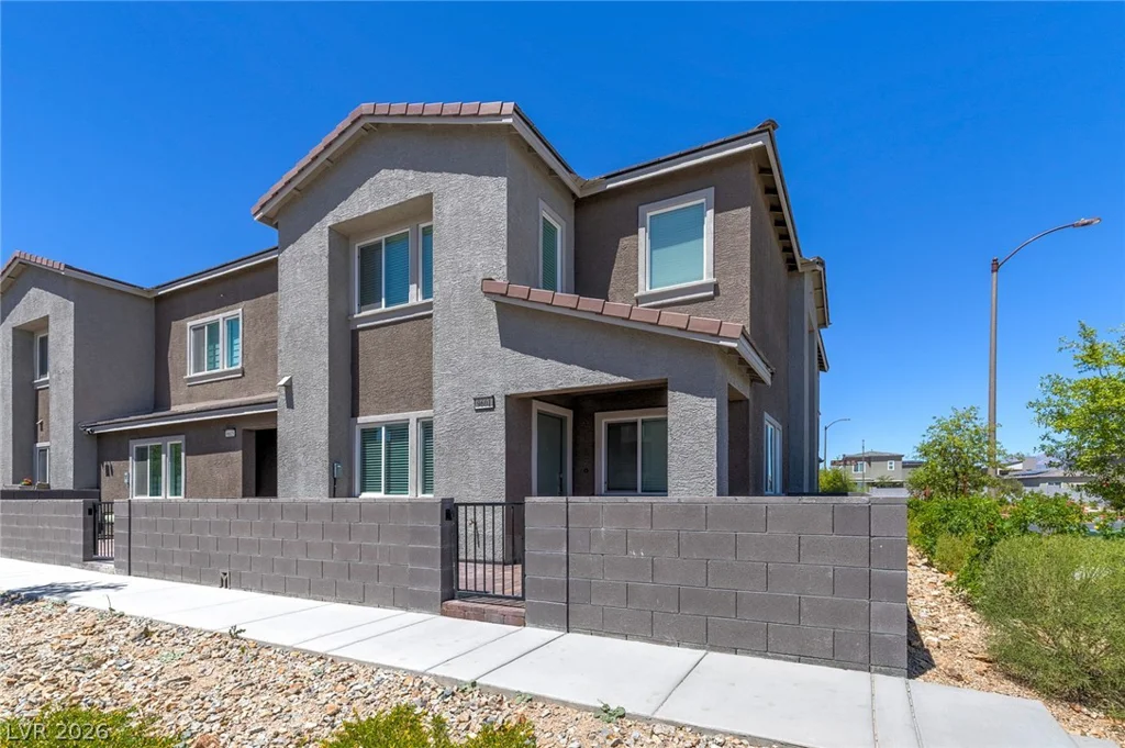 9601 Oliver Hills, Las Vegas, NV 89143