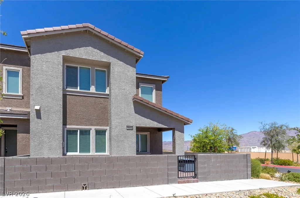 9601 Oliver Hills, Las Vegas, NV 89143