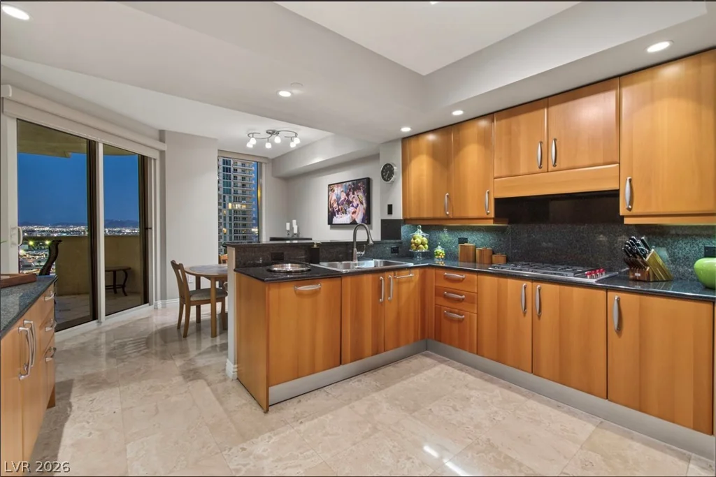 2747 Paradise, Las Vegas, NV 89109