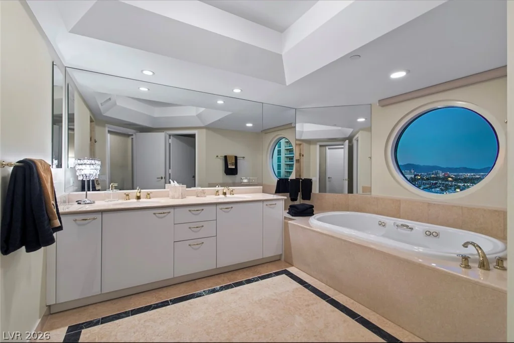 2747 Paradise, Las Vegas, NV 89109