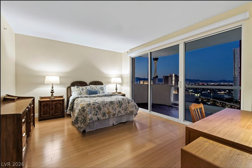 2747 Paradise, Las Vegas, NV 89109