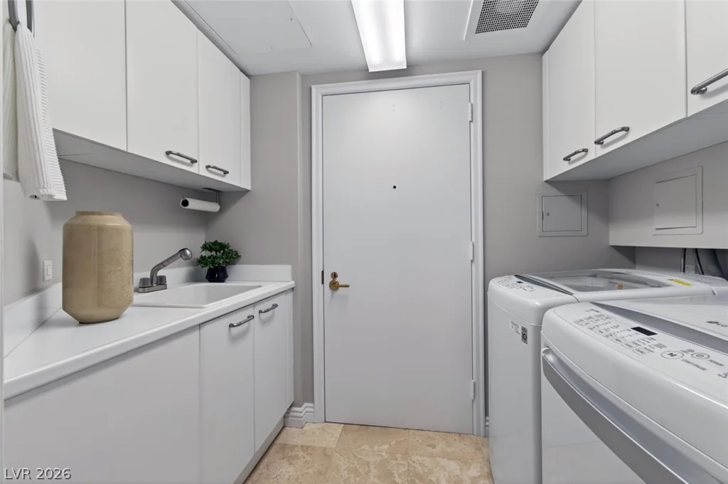 2747 Paradise, Las Vegas, NV 89109