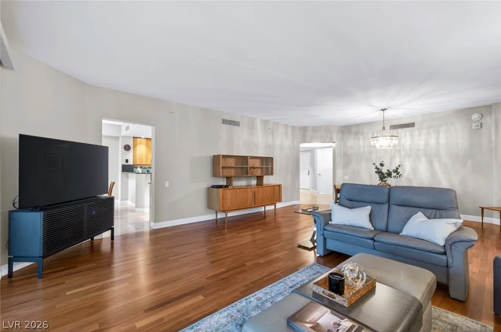 2747 Paradise, Las Vegas, NV 89109
