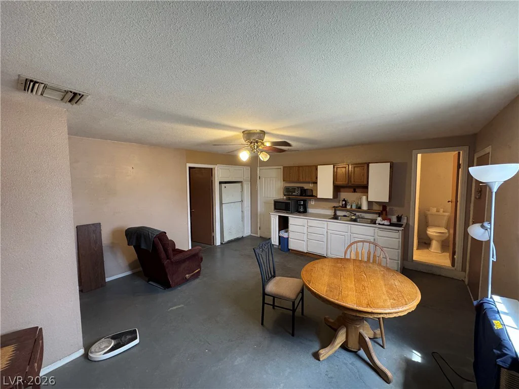 6124 Great Smoky, Las Vegas, NV 89156