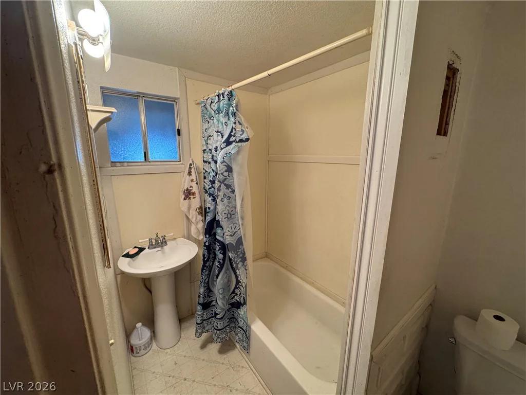 6124 Great Smoky, Las Vegas, NV 89156