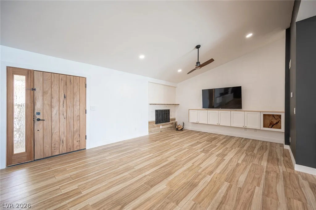 330 Country Club, Henderson, NV 89015
