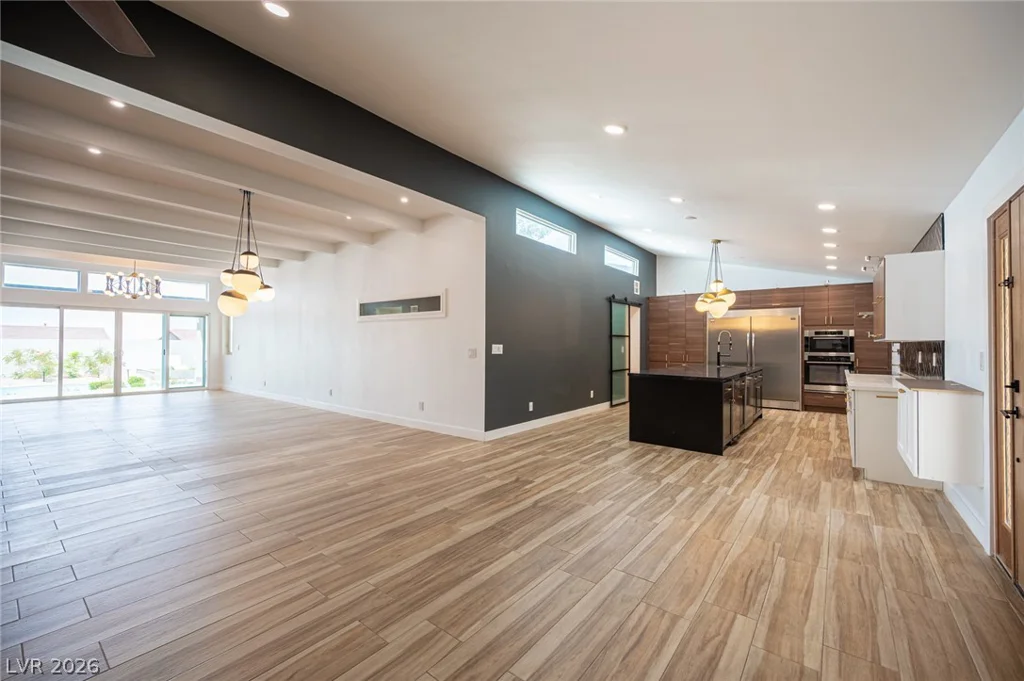 330 Country Club, Henderson, NV 89015