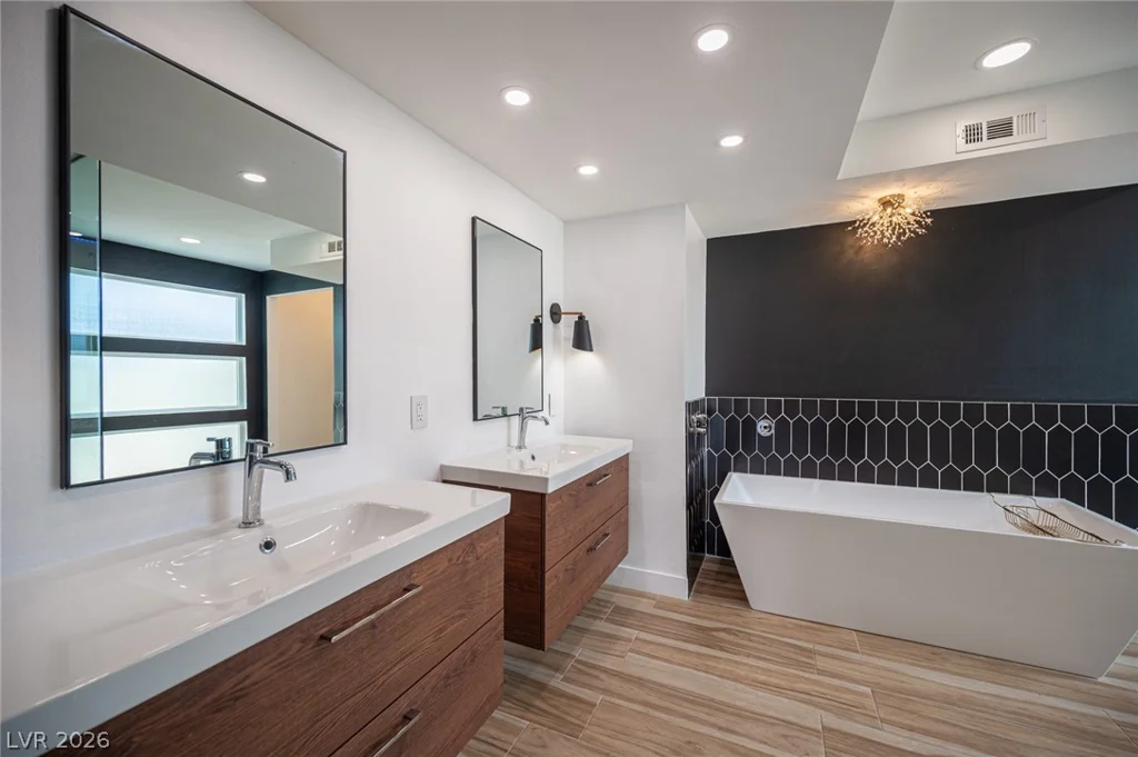 330 Country Club, Henderson, NV 89015
