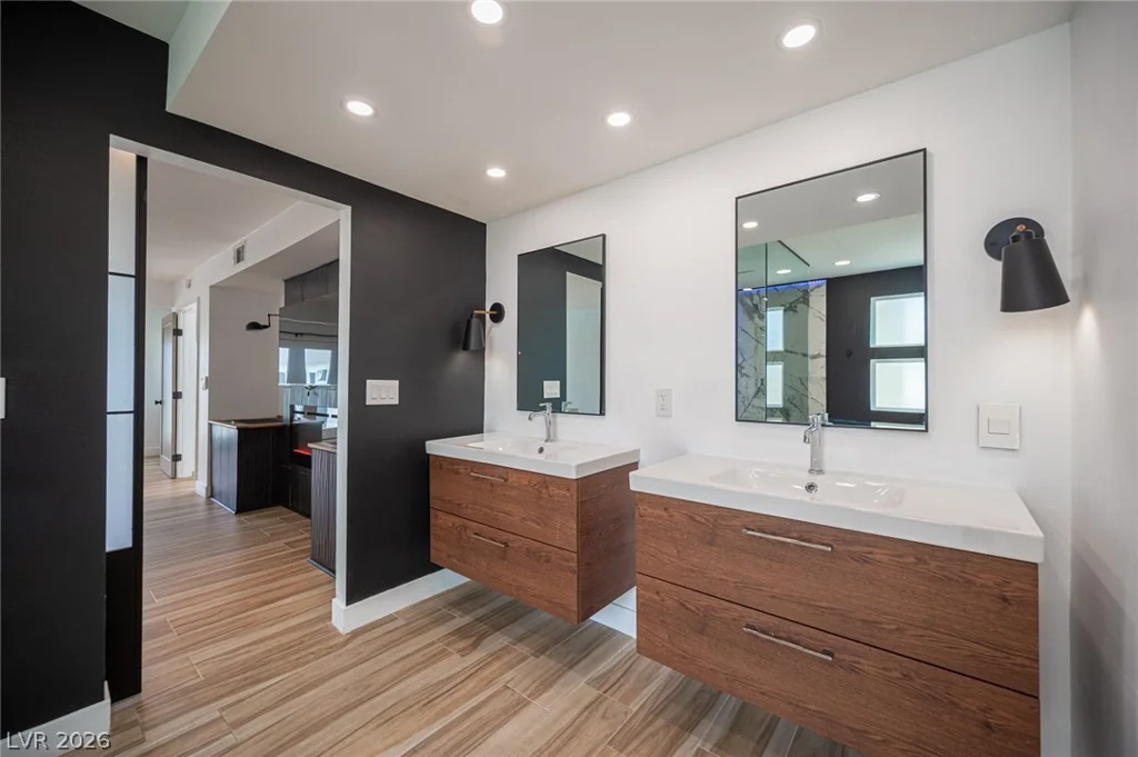 330 Country Club, Henderson, NV 89015